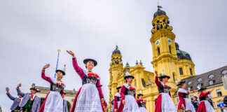 Almanya Kültüründe Gelenekler ve Festivaller Almanya Kültüründe Gelenekler ve Festivaller