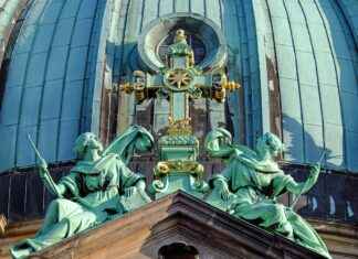 Almanya Berlin’in Tarihi ve Kültürel Zenginlikleri Almanya Berlin'in Tarihi ve Kültürel Zenginlikleri