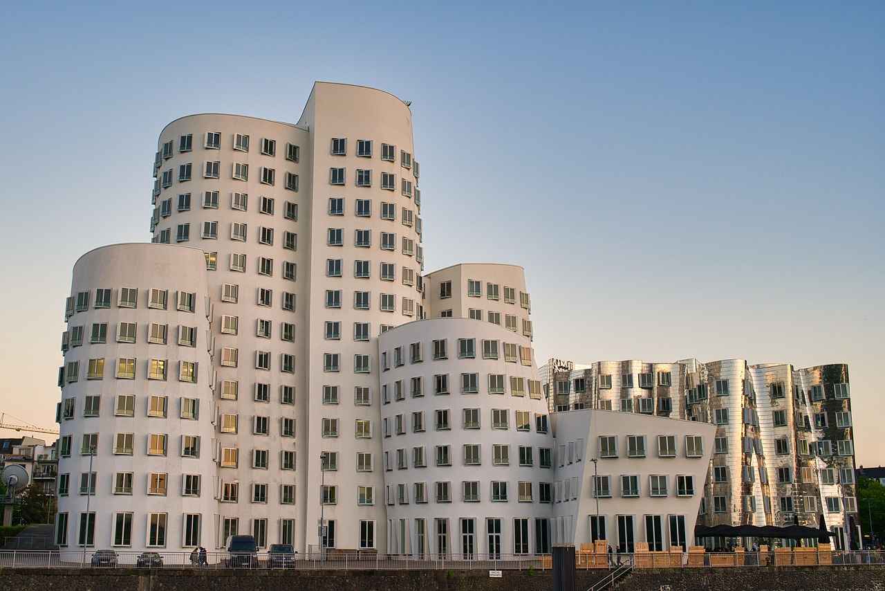 3. Rhine Nehri Kenarı