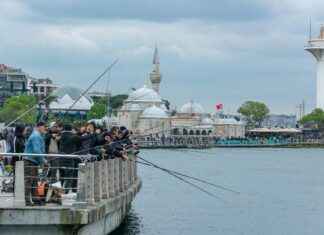 Danimarka’da Yılbaşı Kutlamaları: Gelenekler Danimarka'da Yılbaşı Kutlamaları: Gelenekler