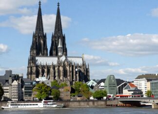 Köln’de Almanya’yı Keşfedin: Kültür, Geziler ve Doğal Güzellikler