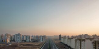 Yol ve İletişim Altyapısı: Geleceğin Gelişmiş Şehirleri Oluşturuyor Yol ve İletişim Altyapısı: Geleceğin Gelişmiş Şehirleri Oluşturuyor lifestyle